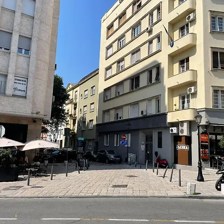 Centre Elegance: Kosancicev Venac